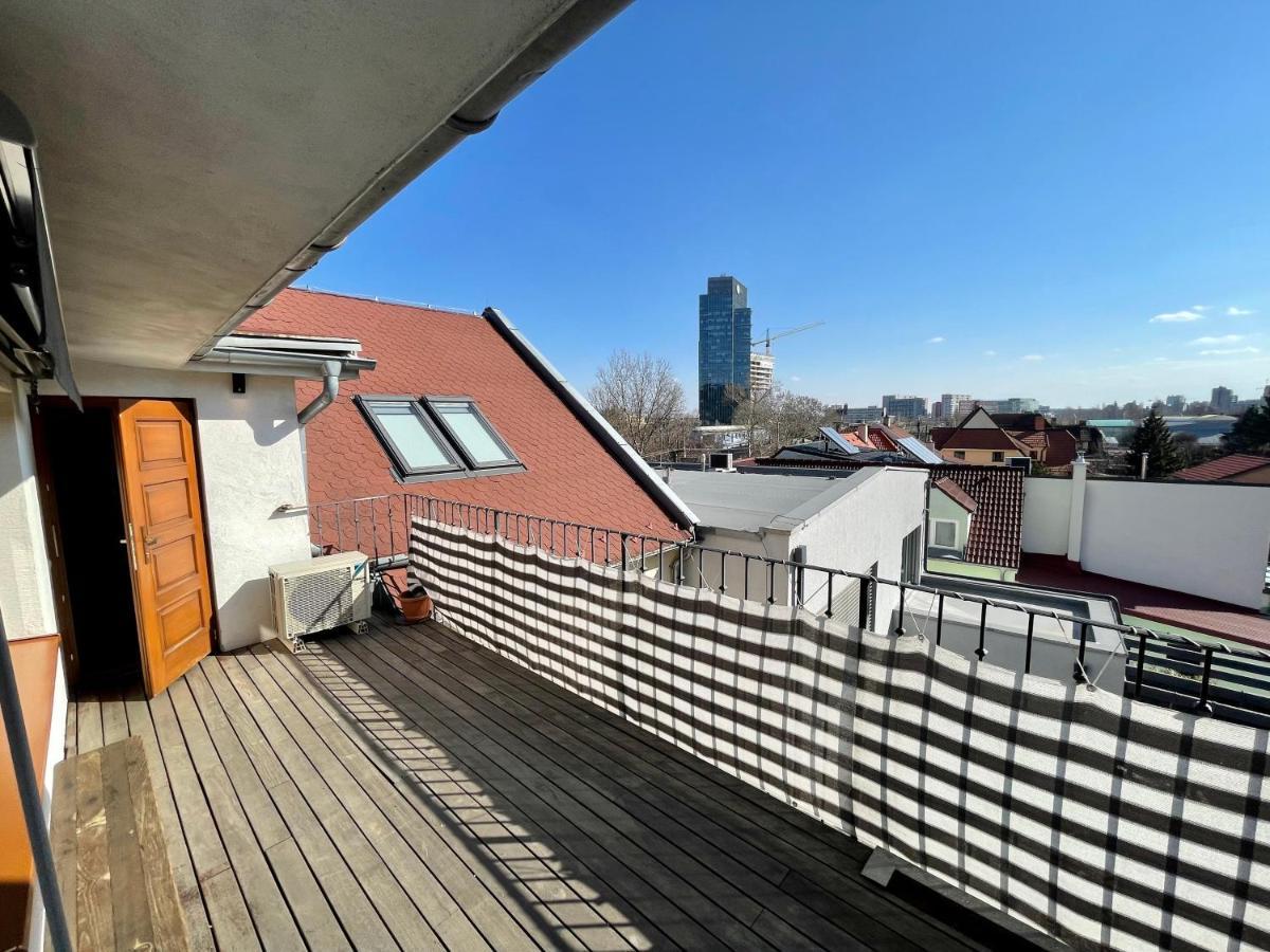 Beautiful And Romantic Penthouse With Two Terraces 브라티슬라바 외부 사진
