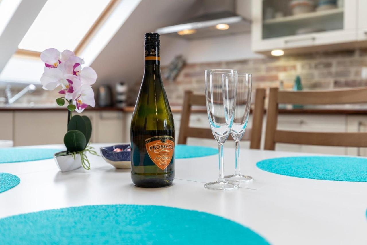 Beautiful And Romantic Penthouse With Two Terraces 브라티슬라바 외부 사진