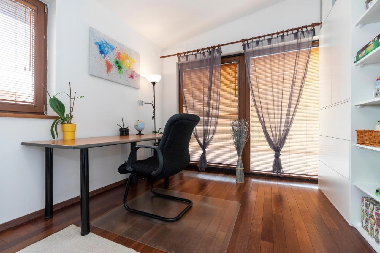 Beautiful And Romantic Penthouse With Two Terraces 브라티슬라바 외부 사진