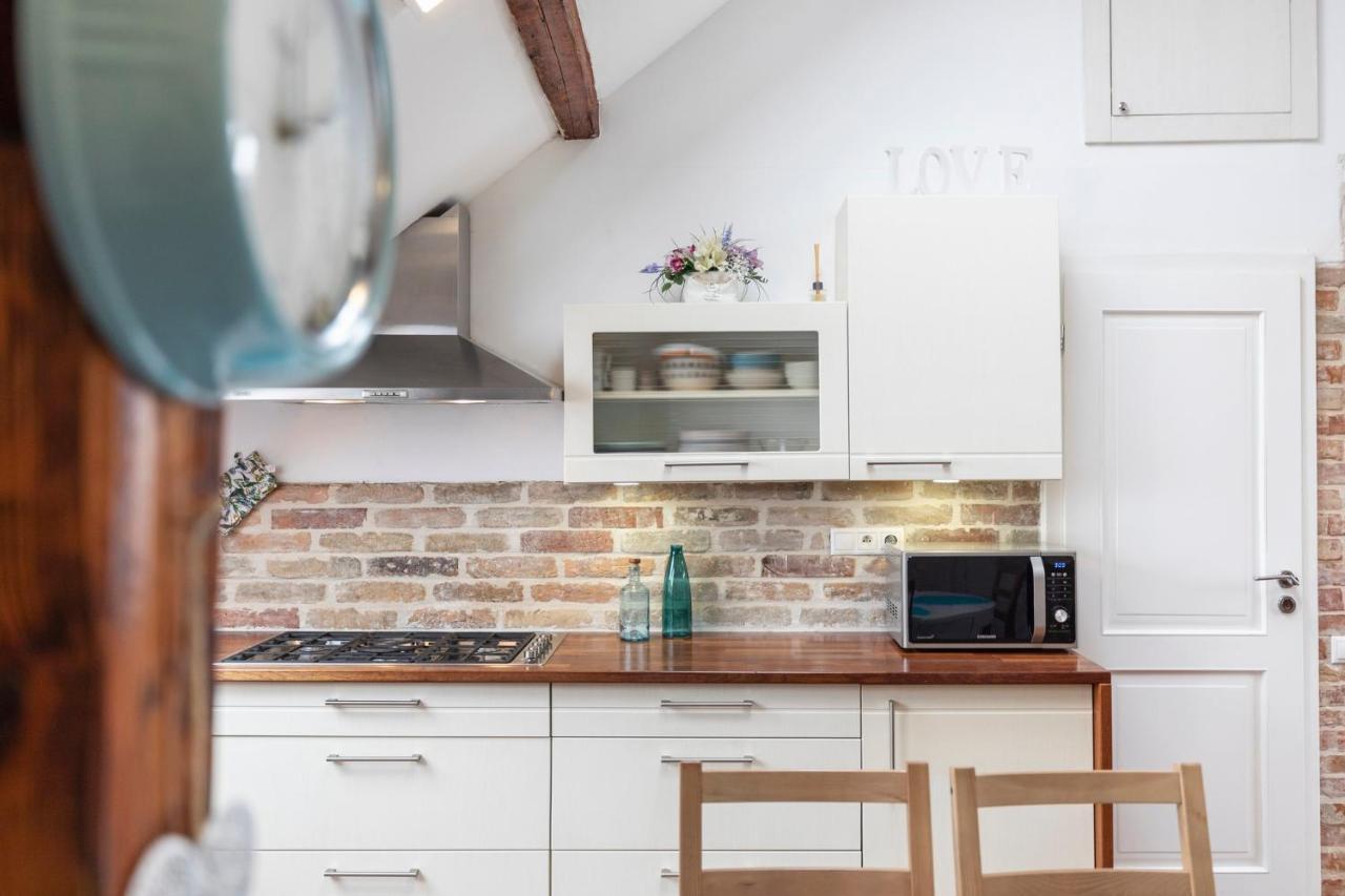 Beautiful And Romantic Penthouse With Two Terraces 브라티슬라바 외부 사진