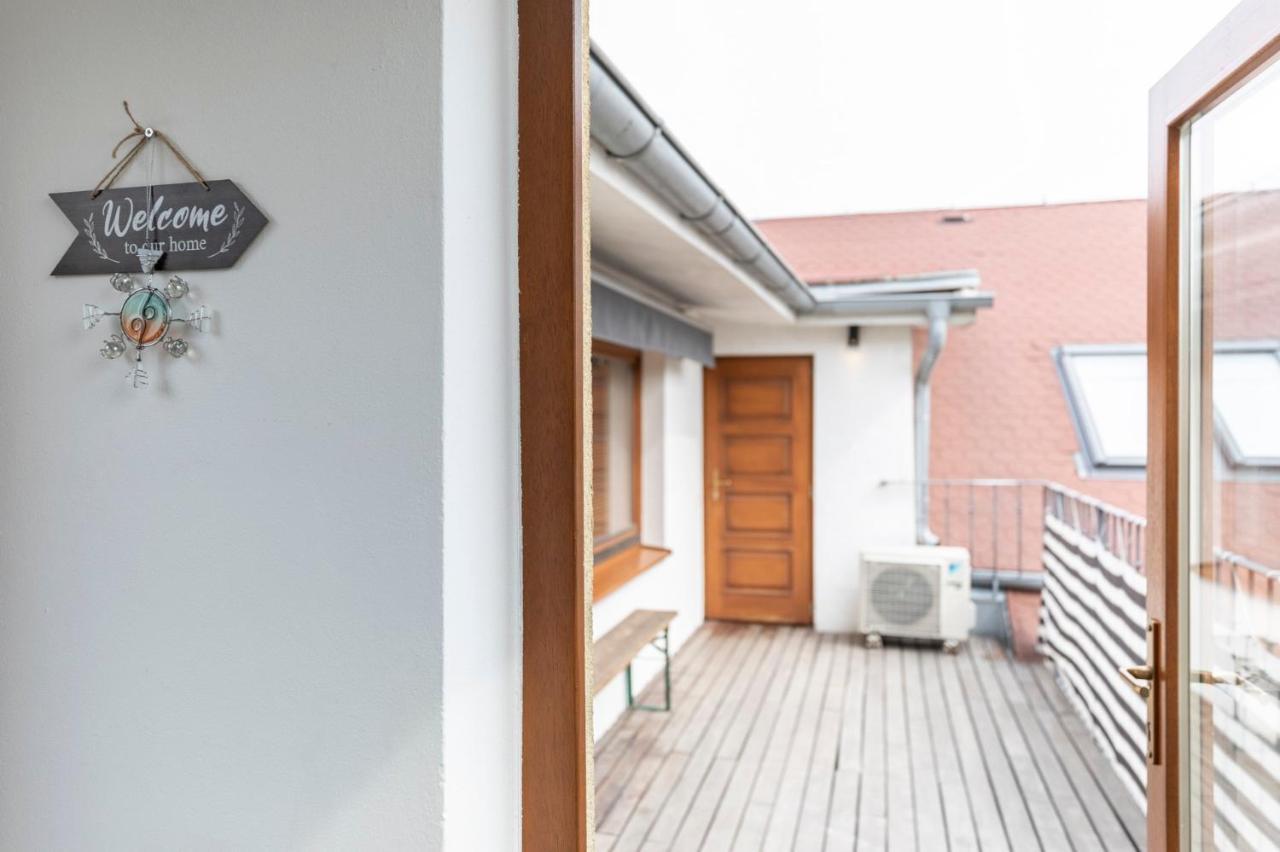 Beautiful And Romantic Penthouse With Two Terraces 브라티슬라바 외부 사진
